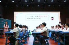 真正意义上可以全天候陪同学生的以相似